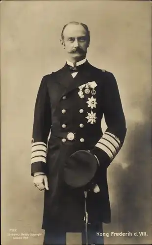 Ak König Frederik VIII von Dänemark, Portrait, Uniform, Orden
