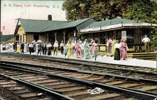 Ak Lake Hopatcong New Jersey USA, R. R. Depot, Bahnhof, Gleisseite