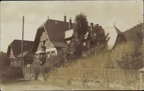 Foto Ak Höfen an der Enz Schwarzwald Württemberg, Ortspartie, Wohnhaus