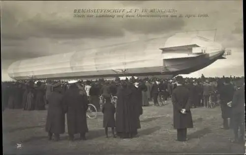 Ak Oberwiesenfeld München Bayern, Reichsluftschiff Z 1 nach der Landung auf dem Flughafen 1909