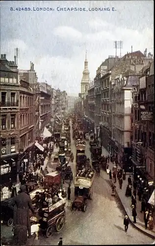 Ak London City, Cheapside, looking East, Straßenpartie, Passanten, Geschäfte