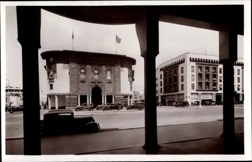 Ak Rabat Marokko, La Banque d'Etat, Straßenansicht mit Bankgebäude