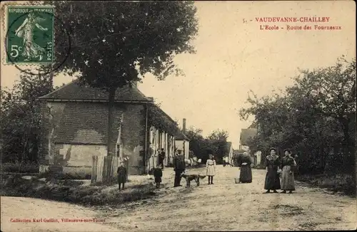 Ak Vaudevanne Yonne, L'Ecole, Route des Fourneaux