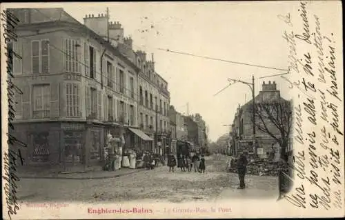 Ak Enghien les Bains Val d’Oise, La Grande Rue, le Pont