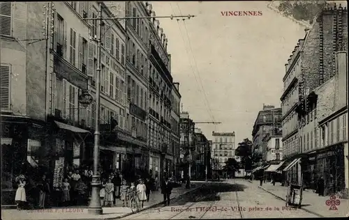 Ak Vincennes Val de Marne, Rue de l'Hotel de Ville, prise de la Poste