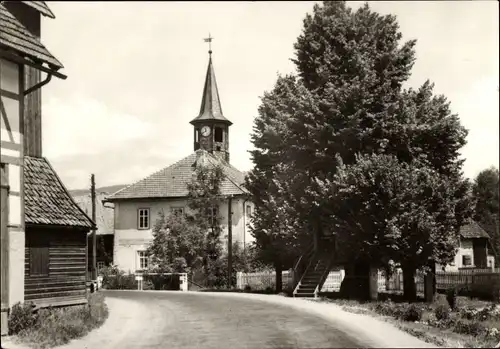 Ak Sachsendorf Sachsenbrunn Eisfeld in Thüringen, Straßenpartie, Kirche