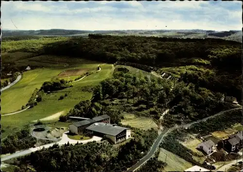 Ak Arnsberg im Sauerland Westfalen, Jugendherberge Rumbecker Höhe, Luftbild