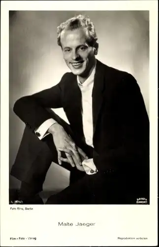 Ak Schauspieler Malte Jaeger, Portrait im Anzug