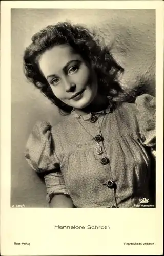 Ak Schauspielerin Hannelore Schroth, Ross Verlag A 3359 1, Portrait, Halskette