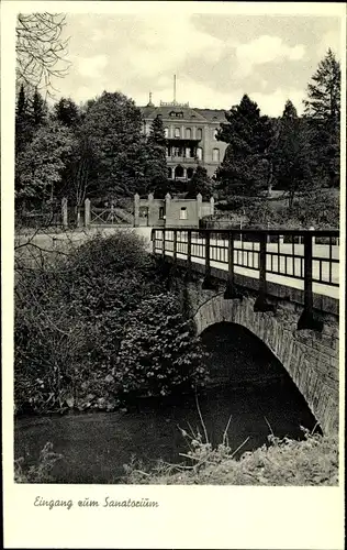 Ak Weilmünster im Taunus Hessen, Kindersanatorium, Eingang, Brücke