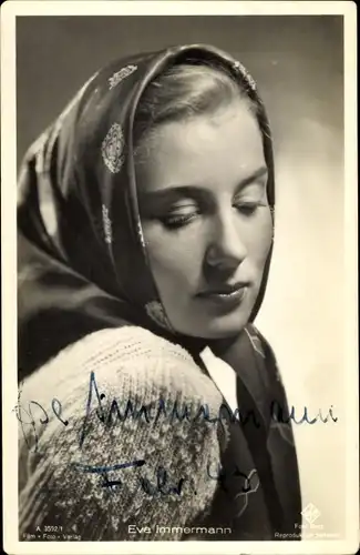 Ak Schauspielerin Eva Immermann, Portrait, Kopftuch, Ross A 3592/1, Autogramm