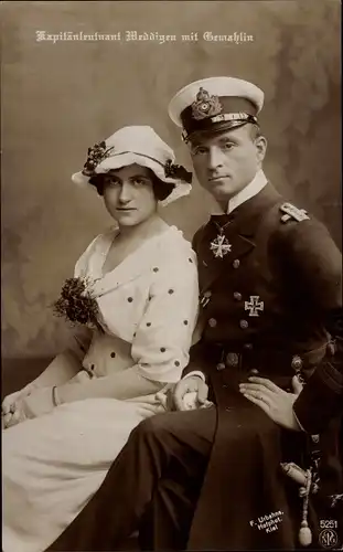 Ak Otto Weddigen, Marineoffizier, Kapitänleutnant, Portrait mit Gemahlin