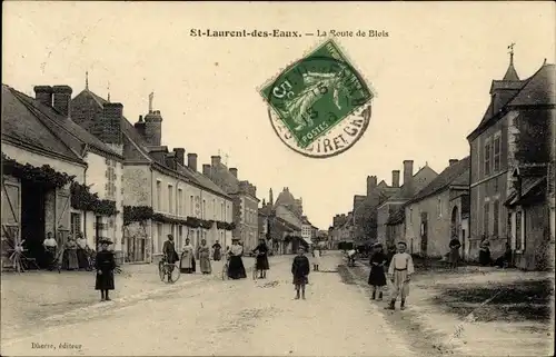 Ak Saint Laurent des Eaux Loir et Cher, La Route de Blois, Straßenpartie