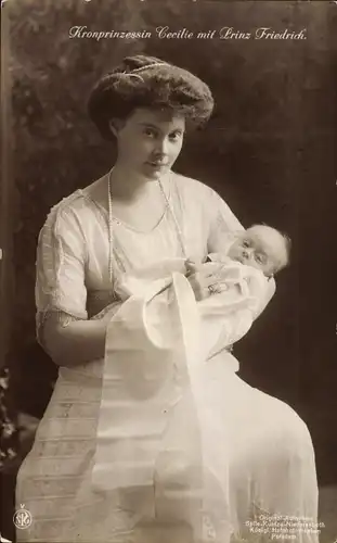 Ak Kronprinzessin Cecilie von Preußen mit Prinz Friedrich als Baby, NPG 