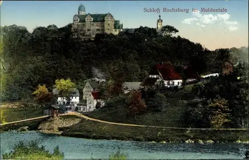 Ak Rochsburg Lunzenau in Sachsen, Flusspartie mit Blick zum Schloss Rochsburg im Muldental