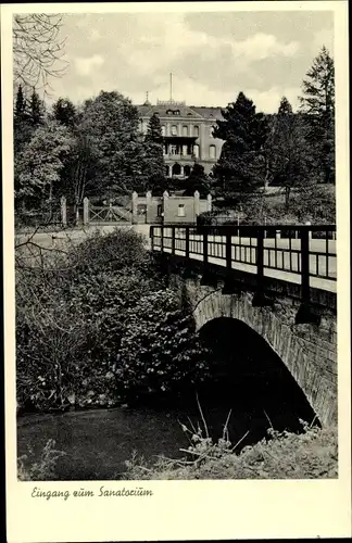 Ak Weilmünster im Taunus Hessen, Kindersanatorium, Eingang, Brücke