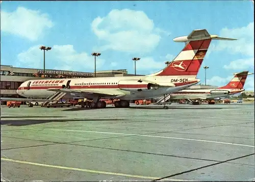 Ak Schönefeld bei Berlin, Deutsches Passagierflugzeug, Interflug, Iljuschin IL 62, Flughafen, DM SEH