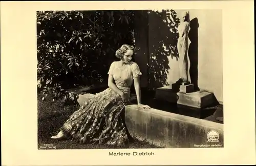 Ak Schauspielerin Marlene Dietrich, Portrait, Ross Verlag 7293/1