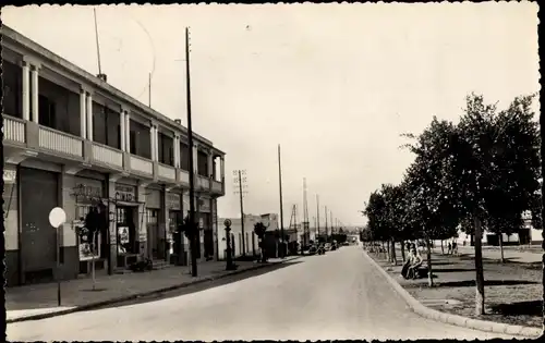 Ak Sidi Kacem Petitjean Marokko, L'Avenue Lyautey, Tankstelle