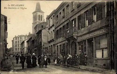 Ak La Ricamarie Loire, Rue Gambetta et l'Église, Café Montchanin