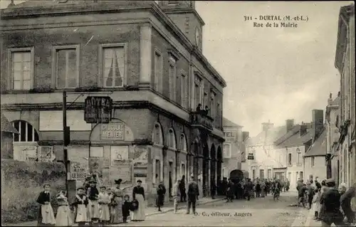 Ak Durtal Maine et Loire, Rue de la Mairie, Chocolat Menier, Hotel