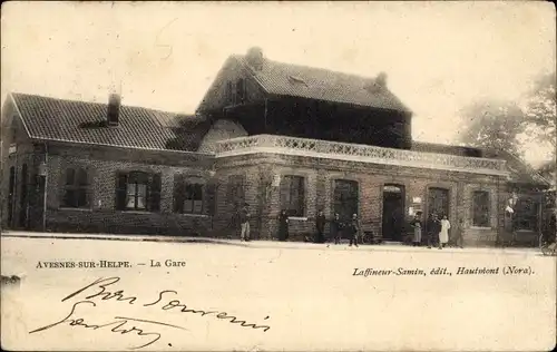 Ak Avesnes sur Helpe Nord, La Gare