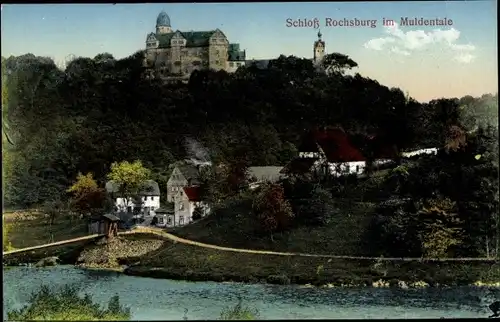 Ak Rochsburg Lunzenau in Sachsen, Flusspartie mit Blick zum Schloss Rochsburg im Muldental