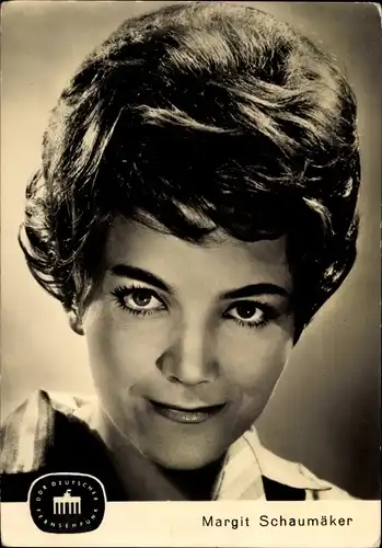 Ak Schauspielerin Margit Schaumäker, Portrait