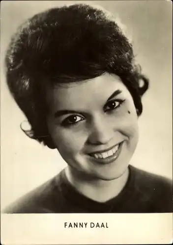 Ak Sängerin Fanny Daal, Amiga, Portrait