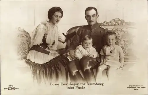 Ak Herzog Ernst August von Braunschweig mit Familie, Prinzessin Victoria Luise von Preußen