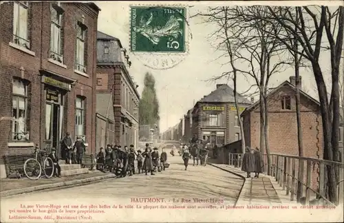 Ak Hautmont Nord, La Rue Victor Hugo