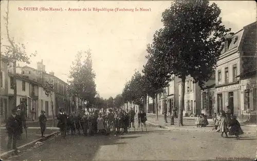 Ak Saint Dizier Haute Marne, Avenue de la Republique