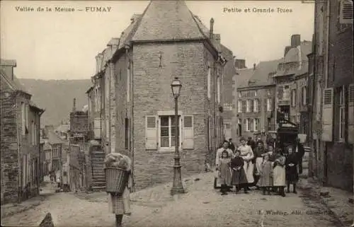 Ak Fumay en Ardennes, Vallee de la Meuse, Straßenpartie, Grande Rue