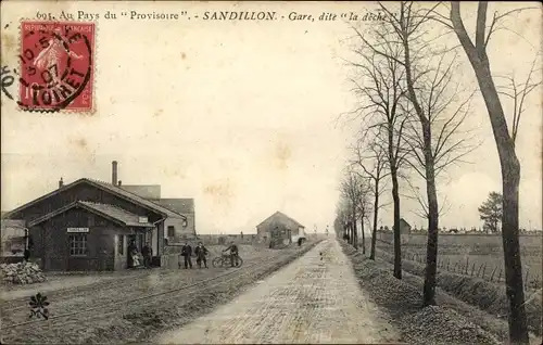 Ak Sandillon Loiret, Partie am Bahnhof