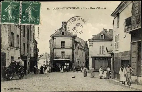 Ak Doué la Fontaine Maine et Loire, Place d'Orleans, Apotheke