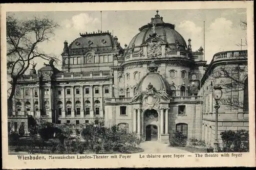 Ak Wiesbaden in Hessen, Nassauisches Landes-Theater mit Foyer