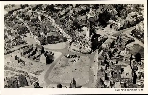 Ak Middelburg Zeeland Niederlande, Markt met Raadhuis, Luftbild 1946