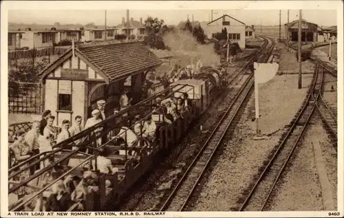 Ak Hastings East Sussex England, a train load new romney station, R. H. & D. Railway