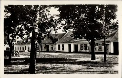 Ak Rousinov Vyškov Wischau Südmähren, Straßenpartie