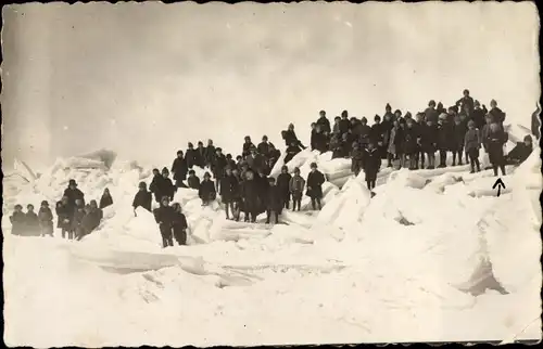 Foto Ak Gruppenaufnahme von Kindern im Schnee 1928