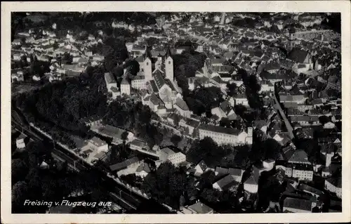 Ak Freising in Oberbayern, Blick auf den Ort, Fliegeraufnahme