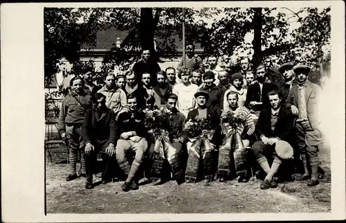 Foto Ak Berlin Tempelhof Marienfelde, Vierer Vereinskampf 1930, Gruppenaufnahme