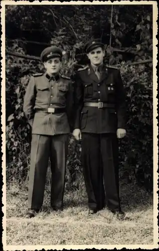 Foto Zwei Polizisten, DDR, Uniformen