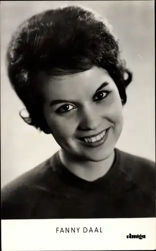 Ak Sängerin Fanny Daal, Amiga, Portrait