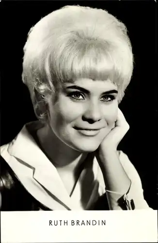 Ak Sängerin Ruth Brandin, Portrait