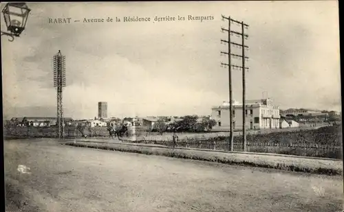 Ak Rabat Marokko, Avenue de la Residence derriere les Remparts