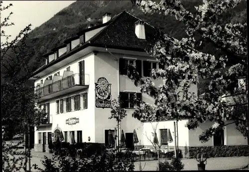 Ak Postal Burgstall Südtirol, Albergo Theisen, Außenansicht