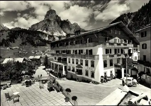 Ak Colfosco Corvara in Badia Südtirol, Hotel Posta Zirm, Außenansicht