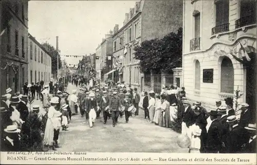 Ak Roanne Loire, Grand Concours Musical International 1908, Rue Gambetta, Straßenfest, Zuschauer