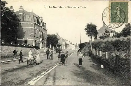 Ak Le Nouvion Aisne Rue de la Croix, Kreuzstraße, Anwohner